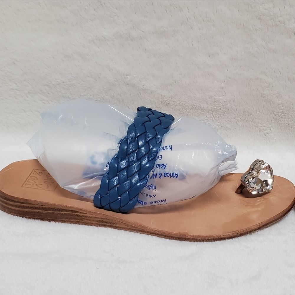 𝅺100% Capri Blue Italian Leather Stacked Heel Crystal Heart Thong Sandals 6.5 - Picture 3 of 14